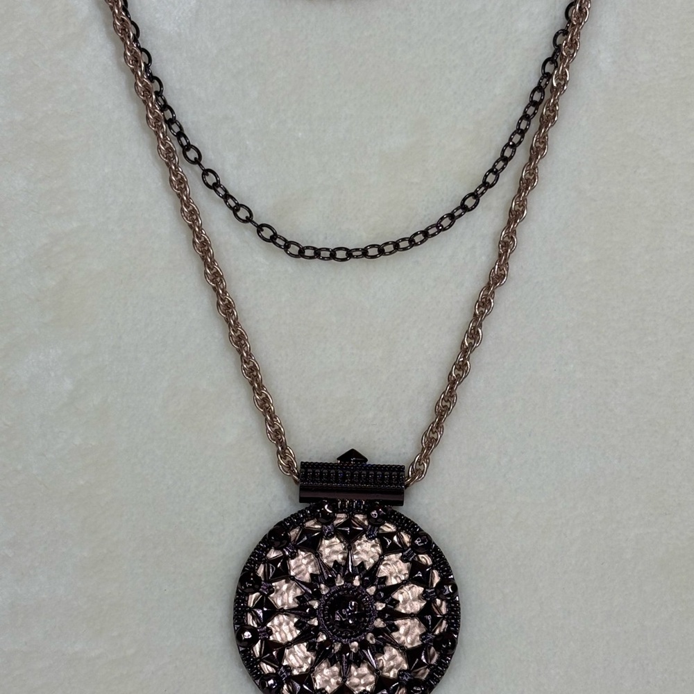 VINTAGE HEIDI KLUM LONG CHOCOLATE ROSE PENDANT NECKLACE